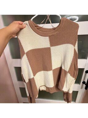Moon & Madison brown and cream checkered sweater #checkered #cozy